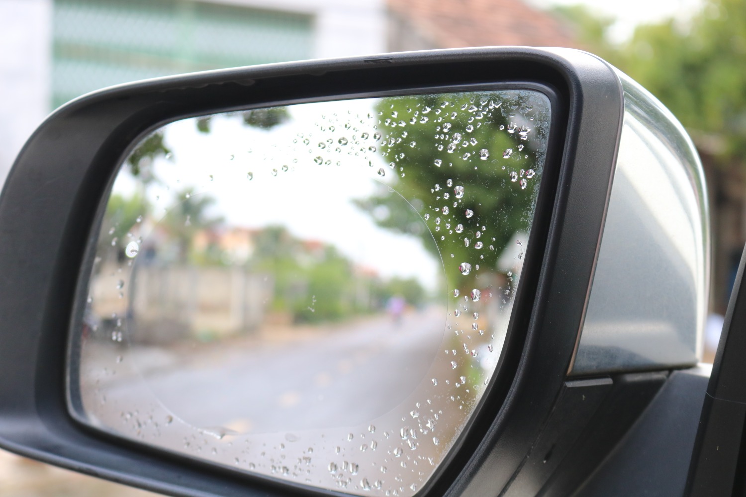 Trên youtube có nhiều cách chỉ dán lắm. Mình dẫn link để các bạn tham khảo nhaz. Còn phần mình và ba mình đã dán thành công và có hiệu quả :3 Cảm ơn shop và Tiki
Link tham khảo: https://www.youtube.com/watch?v=nkCa5RhwKAg&t=376s 
https://www.youtube.com/watch?v=06qGe0rwkFA