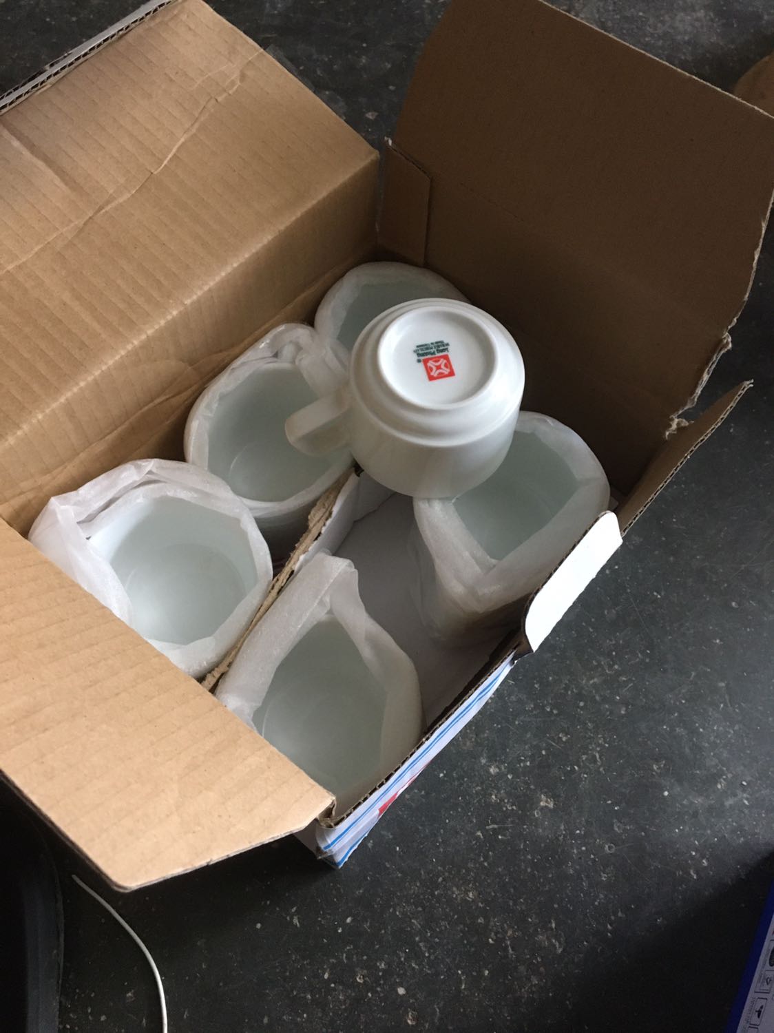 Đóng gói chắc chắn hàng rất đẹp pha trà rất tuyệt 10