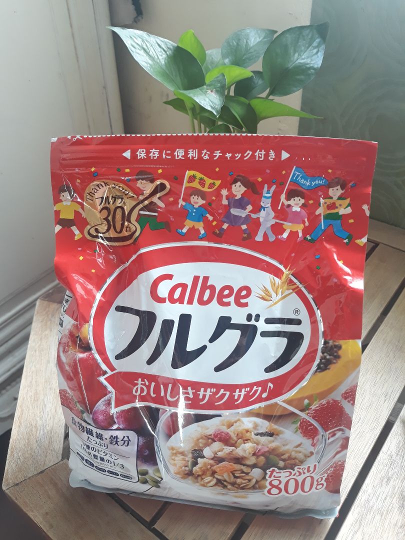 Ngũ cốc ngon và tiện lợi, lại dinh dưỡng nữa. Mình hay ăn kèm với hoa quả mix sữa chua không đường. Gói này đã là gói thứ 3 kể từ lần đầu mua cách đây không lâu.