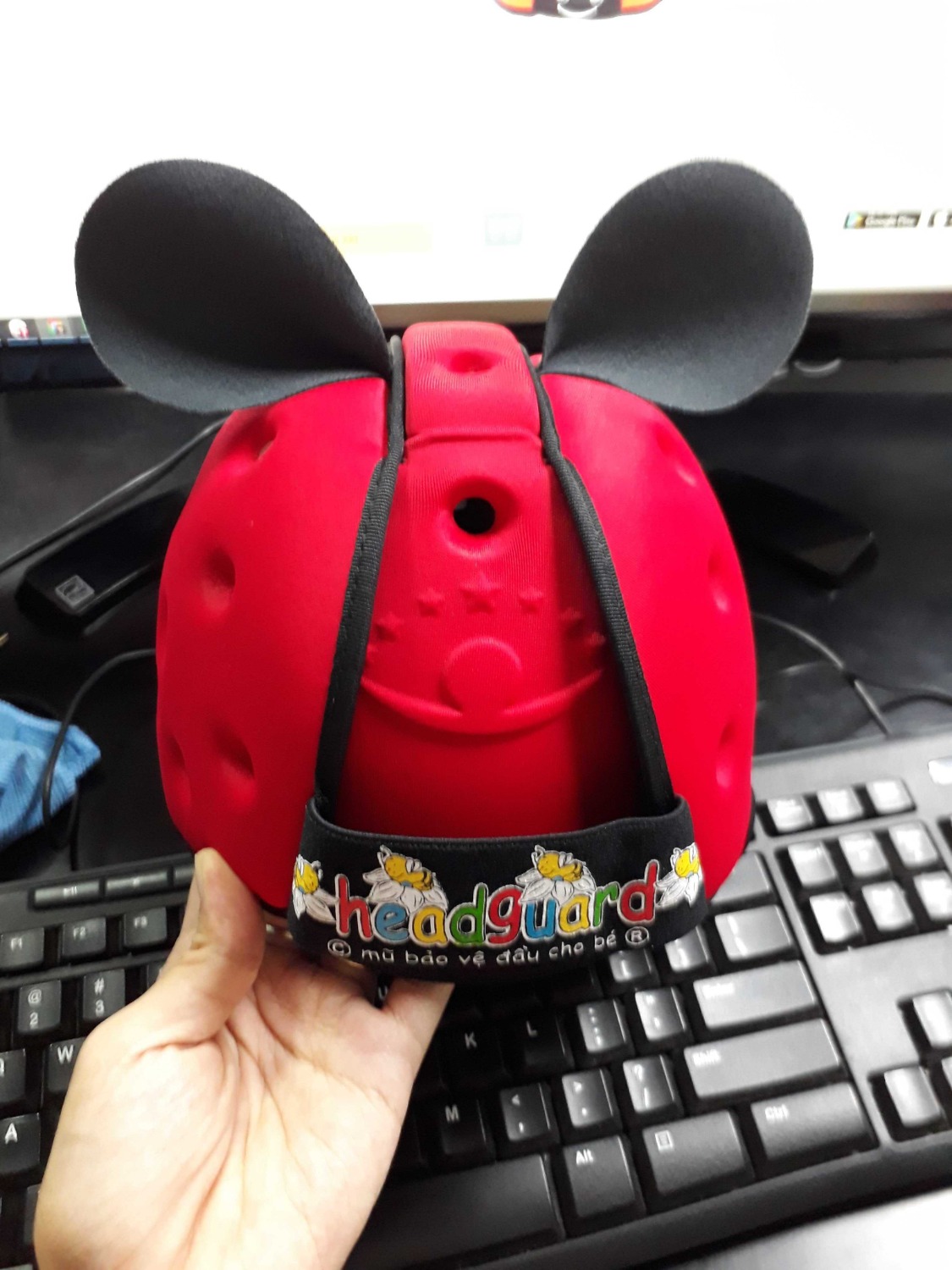 Minh nhan duoc hang nhung khac hoan toan so voi hinh anh tren web,dat thuong hieu Mumgard nhung nhan duoc la headguard, minh mua tren tiki nhieu roi nhung that su that vong.