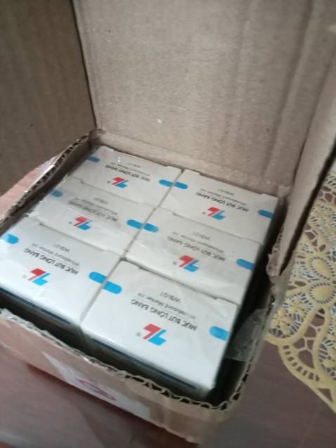 Mình mua bút màu maker chuyên nghiệp có túi đựng ( loại 30 bút ) Sao lại gửi cho mình mực bút lông bảng vậy .Giờ cửa hàng đổi lại cho mình đi nhé.Thất vọng quá