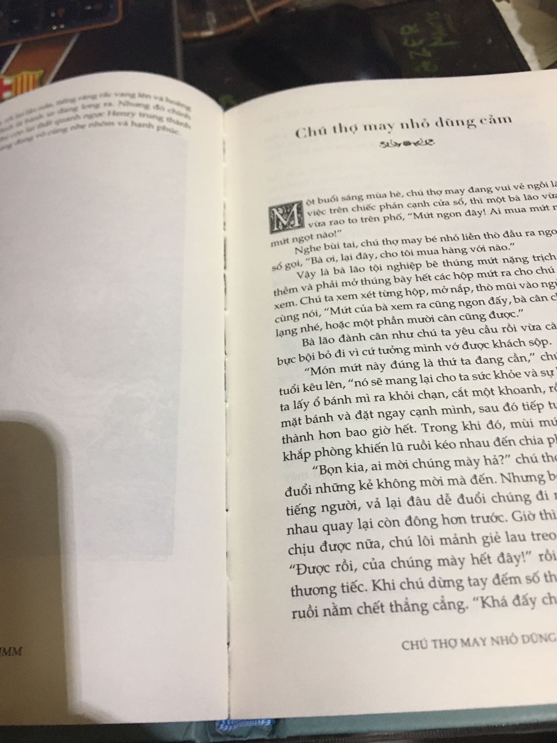 Sách vừa mới nhận, giở trang đầu tiên đã như thế này, đổi trả như thế nào đây tiki