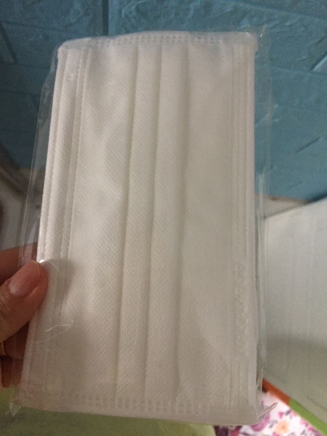 Giao hàng rất nhanh, hàng xịn thơm mùi quế. Hộp còn nguyên seal. Đóng gói hàng cẩn thận. Đã mua 6 hộp và mới đặt thêm 6 hộp.