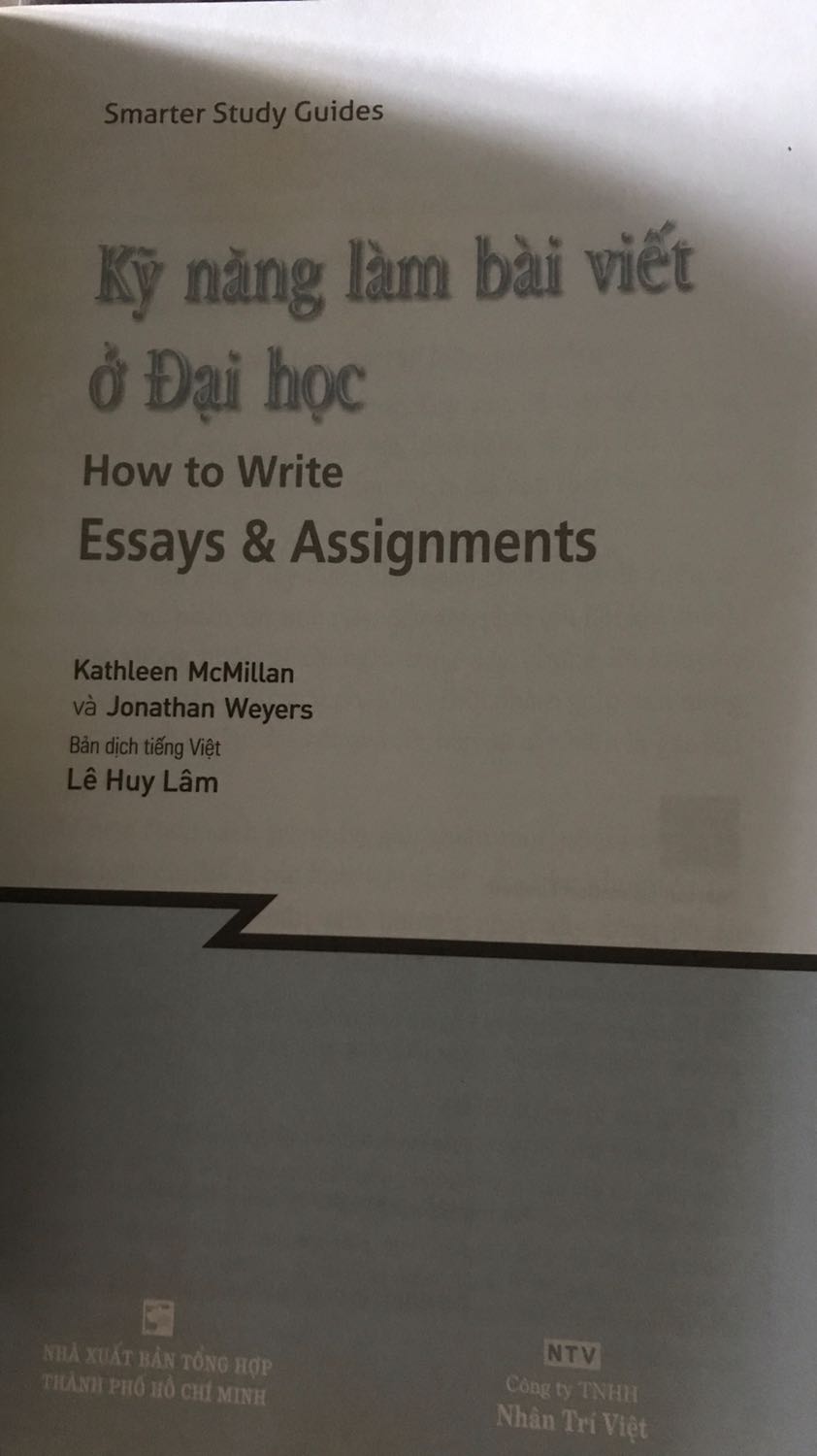 Trình bày rõ ràng, dễ hiểu. Chất lượng giấy và in tốt.