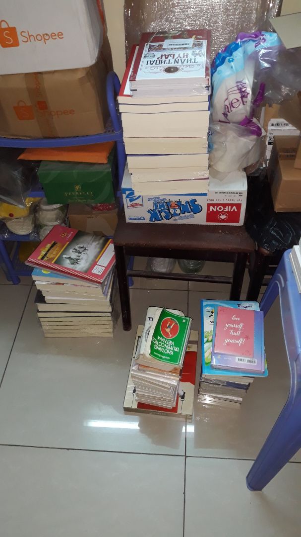 Hờn ghê ấy, tiki sale suốt làm mình muốn rỗng ví luôn. Cơ mà Tiki không sale nữa thì buồn. 
Sách mới, đẹp, giá rẻ. Bên GHN giao chán quá, hay bị rách thùng dù vận chuyển hàng nhẹ