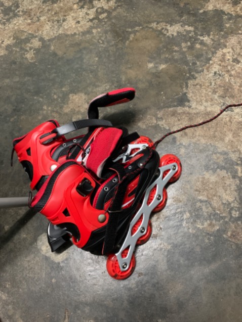 Shop đã giao sai màu của sản phẩm. Tôi đặt màu xanh mà lại giao màu đỏ. Và không có bộ bảo hộ tặng kèm. Đề nghị đổi trả hoặc gửi thêm bộ bảo hộ chân, tay…