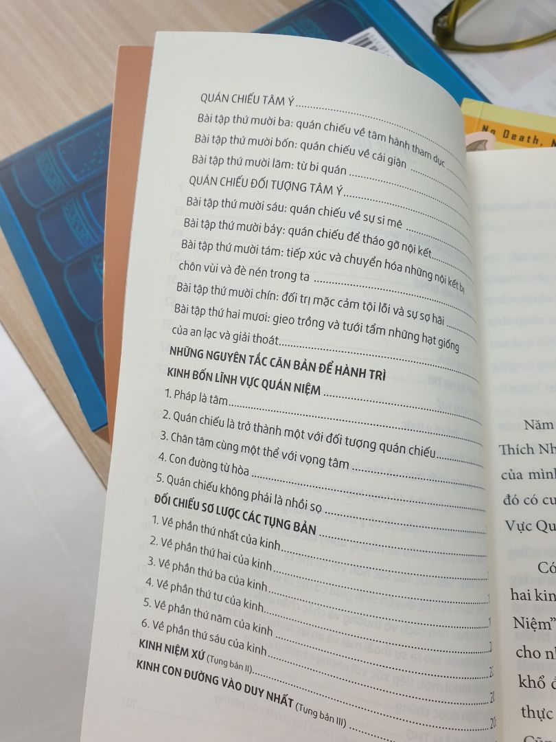 sách đẹp, nội dung hơi chi tiết về việc thực hành cho ai muốn đào sâu hơn trong việc chuyển hóa chính mình.