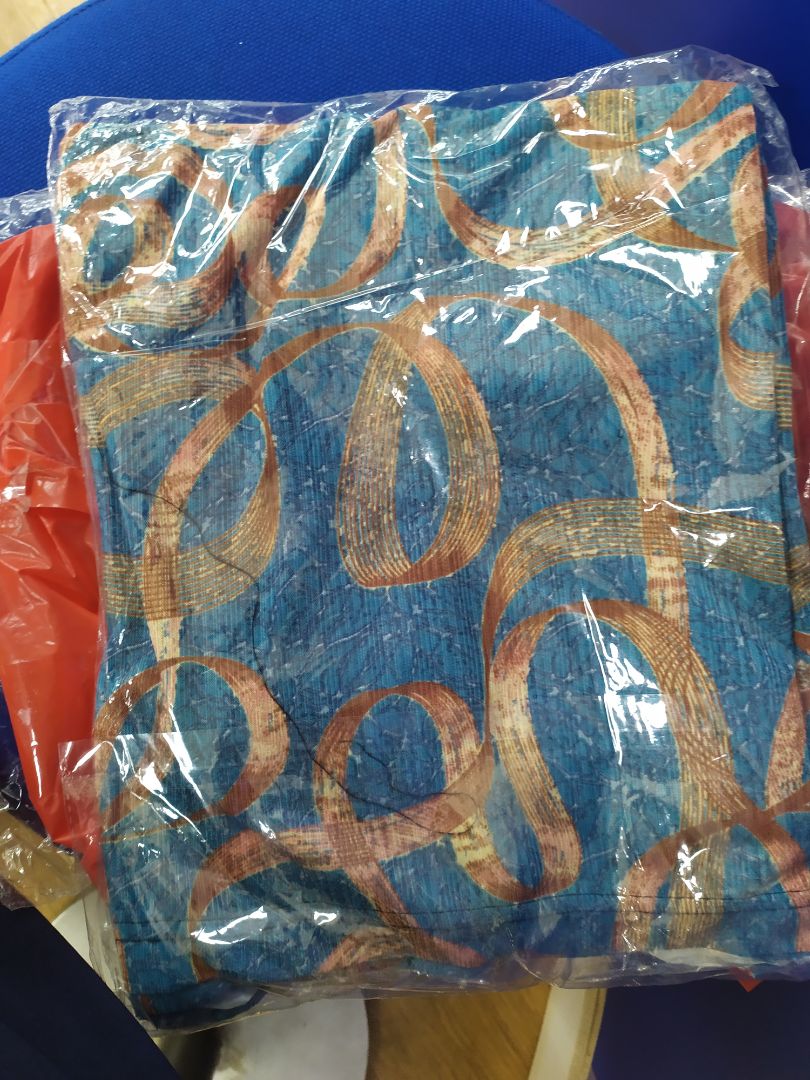 không hài lòng vì nhận hàng k đúng sản phẩm mình chọn.