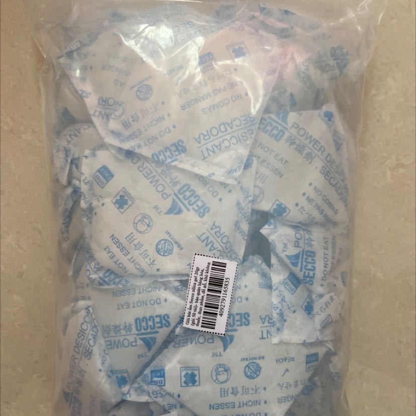 Do dịch nên nhận hàng chậm, lần đầu tiên mua gói hút ẩm nên trước tiên cho 4 sao về đóng gói chỉnh chu, sau này dùng ok chất lượng sẽ review lại.