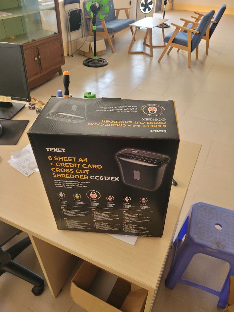 Máy dùng khá tốt, chất lượng hoàn thiện sản phẩm ngoài mong đợi hủy giấy khá ổn.