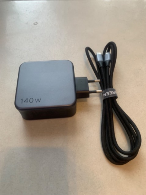 Ok sặc nhanh, hơi nặng chút nên khi cắm cần ổ cắm nó vừa khít không là dễ bị lỏng hoặc rớt nếu cắm ngang trên tường 😇