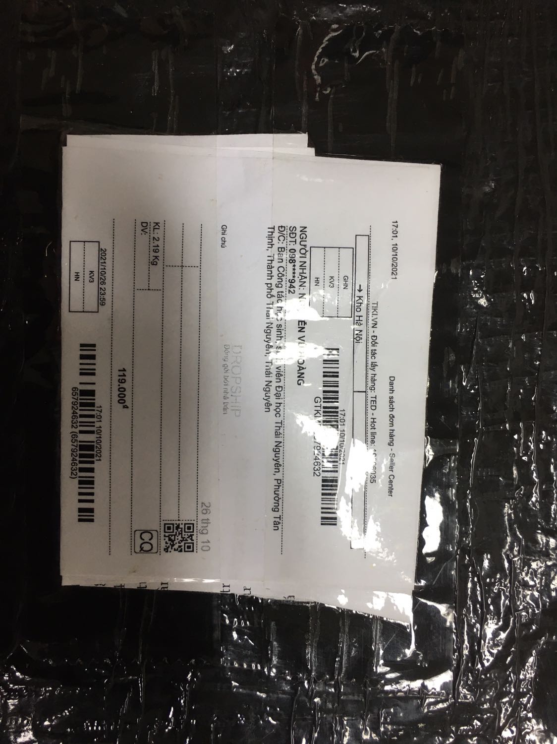 Lần này thật sự thất vọng về sản phẩm vì giới thiệu hàng 1 đằng, hàng gửi đến lại là hàng nhái nản thật. Gấu trúc Sipiao lại thành loại giấy mầu đậm hơn và vừa chạm tẹo nước đã mủn