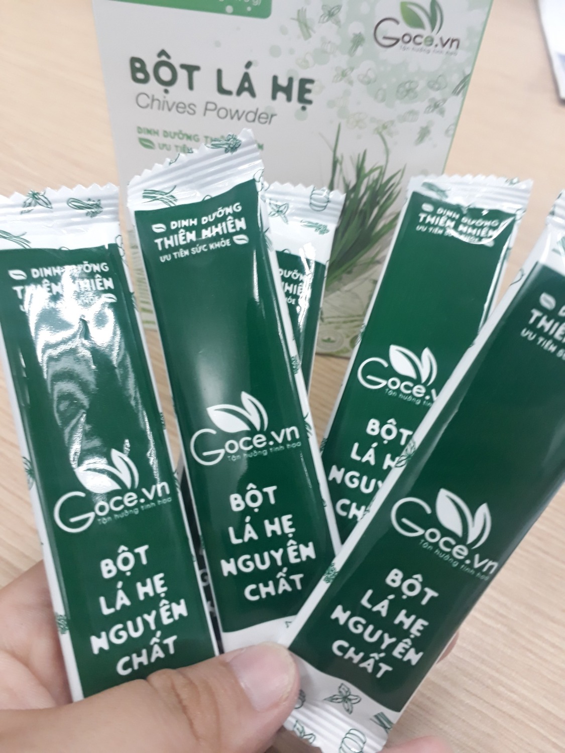 Bao bì sản phẩm đẹp, đóng thành từng gói nhỏ dễ sữ dụng, bảo quản. sản phẩm chất lượng giống với mô tả. mùi thơm dễ uống hơn thì thêm ít đường