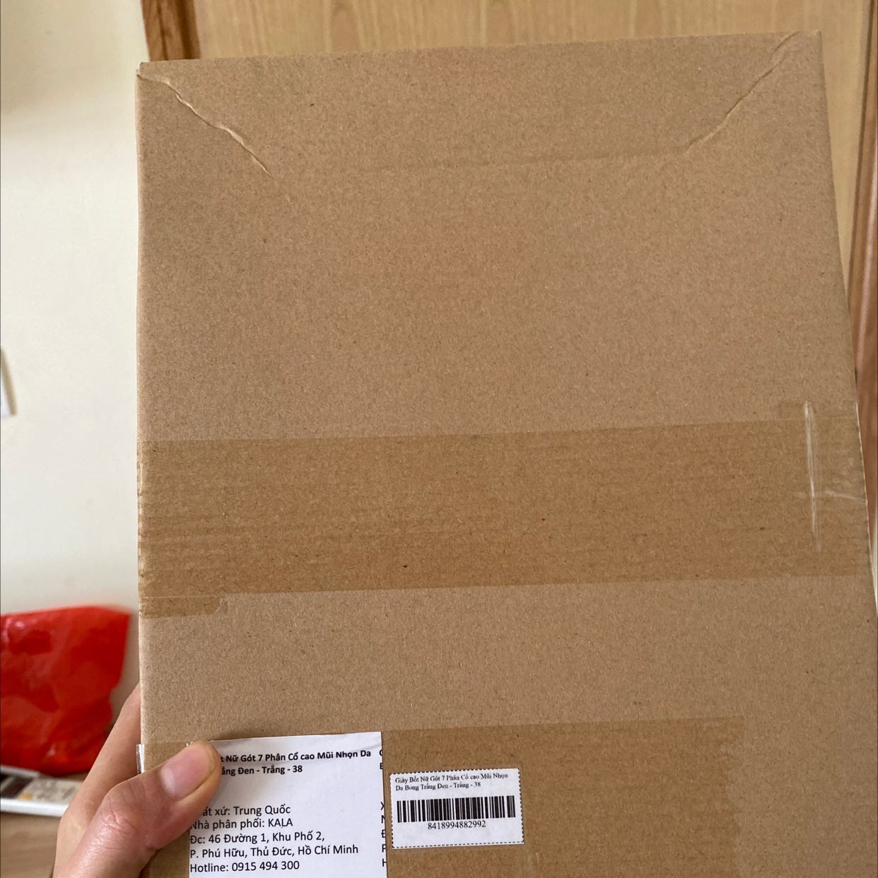 Không có khoá khó đi nên lấy to hơn 1 sai nhá mng
Chất lượng quá okla luôn, dễ đi dễ phối đồ