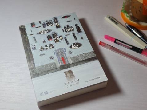 Sách rất đẹp, mùi giấy mê 🫶🫶🫶
Văn phong tốt, nội tâm nv rất hay (phần chị cả, chị hai và chị ba là mình thích nhất thôi).

Nhưng chắc do gu mình k phải BL nên mình k đồng cảm đc tuyến tình cảm của các nv á.