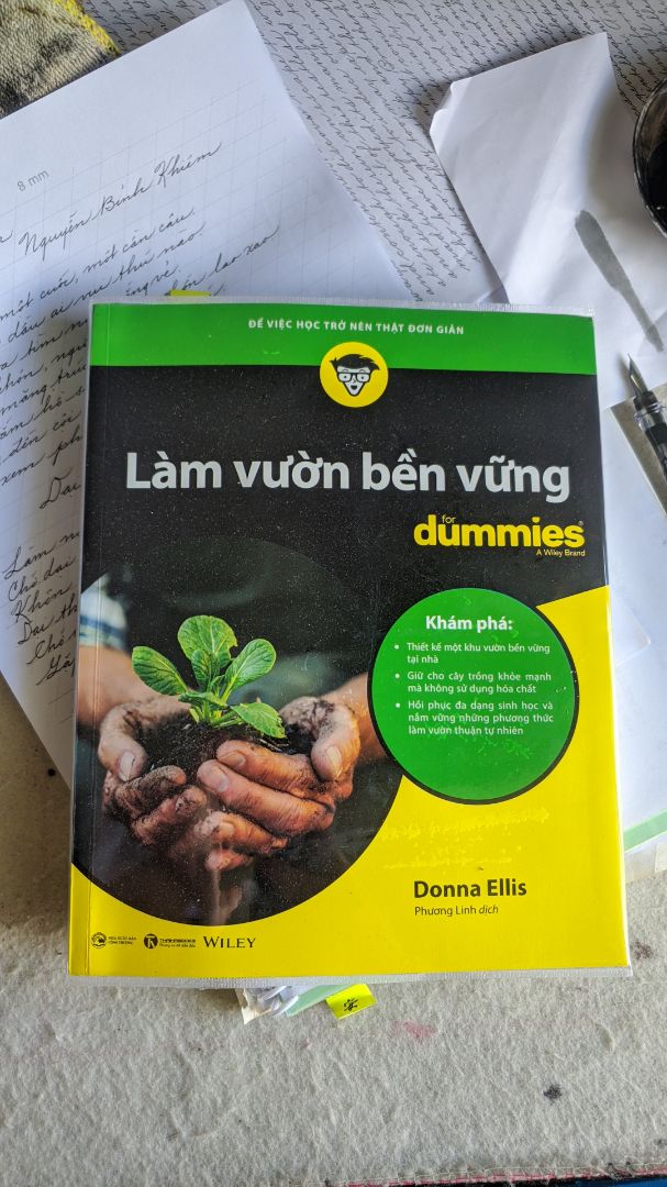 nêu những vấn đề cơ bản của việc làm vườn,thế nhưng khi đọc cần phải đối chiếu và tham khảo nhiều nguồn khác để áp dụng,vì có vài vấn đề ko phù hợp với nông nghiệp đặc trưng của nước ta,mong mọi ng lưu ý khi đọc và thực hành