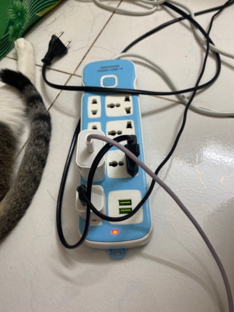 Ổ cắm điện siêu tiện lợi, hiện đại, kiểu dáng hài hoài với decor nhà. Giá cả phải chăng rất đáng để mua