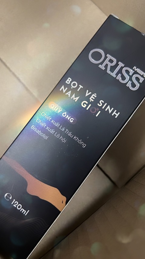 mùi lạ lạ nhưng thơm theo hướng hiện đại ko bị quê âu
   nhờ ng nhà nhận dùm hên tên sản phẩm ko in trên hộp heheheeh