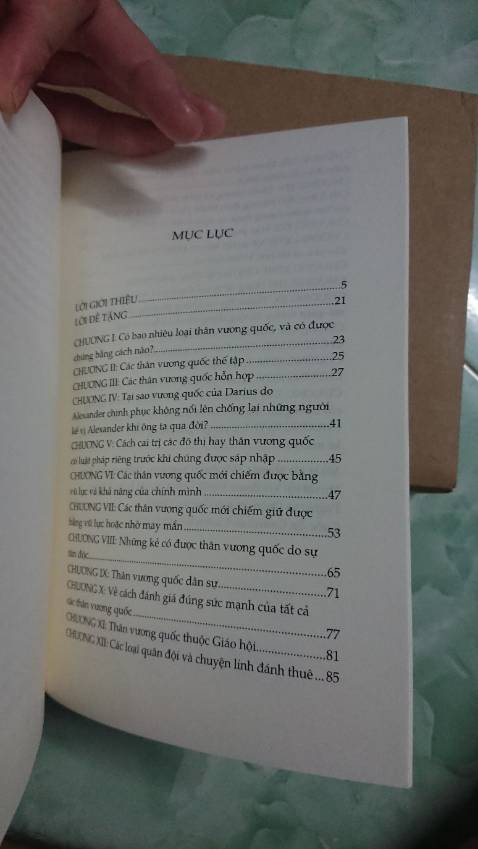 Tiki giao rất nhanh chỉ trong 1 ngày. Sản phẩm mới, không bị trầy xước gì. Về nội dung, thông qua mục lục thấy rằng sách viết rất thiết thực chứ không quá truừ tượng.