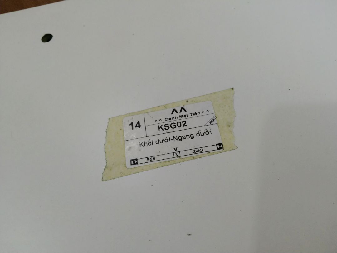 Kệ rất đẹp để được nhiều đồ, có hướng dẫn lắp đặt rõ ràng, lắp khoản 2 tiếng nên cũng khá mất thời gian