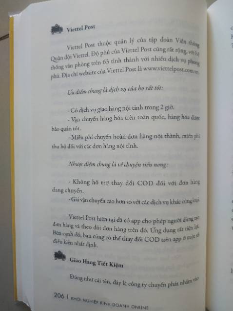 Cuốn sách cung cấp những kinh nghiệp THỰC CHIẾN khi kinh doanh online bằng việc kết hợp những dẫn chứng thuyết phục. Ví dụ như sau khi nhấn mạnh tầm quan trọng của việc giao hàng chiếm hơn 50% mức độ hài lòng của khách hàng, cuốn sách sẽ phân tích những đơn vị giao hàng đang làm tốt trên thị trường. Từ đó người đọc sẽ có cái nhìn tổng quan, giảm thời gian THỬ-SAI khi làm thực tế.