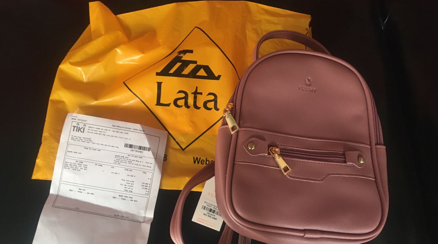 Đi làm về và đã gặp bé balo cute
Từ chất liệu , màu sắc , cách đóng gói hàng ko có gì để phàn nàn.
Giá tốt , shop tư vấn nhiệt tình và anh shipper giao hàng cũng rất dễ thương.
Cám ơn shop , chúc shop luôn đắt hàng và luôn là địa chỉ tin cậy cho mọi người khi mua hàng online❤️