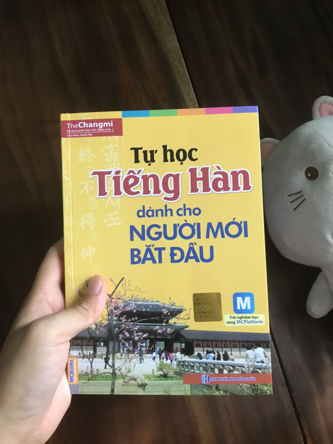Sách hay, cỡ chữ vừa phải dễ đọc, dễ học.