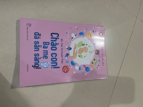 Kiến thức, nội dung rất dễ hiểu, mục lục rõ ràng, chia theo từng giai đoạn cụ thể, thông tin được kiểm chứng, nêu nguồn chi tiết. Sách hay cho các bậc phụ huynh đang chuẩn bị chào đón những đứa con đầu tiên. 10 điểm cho bác sỹ