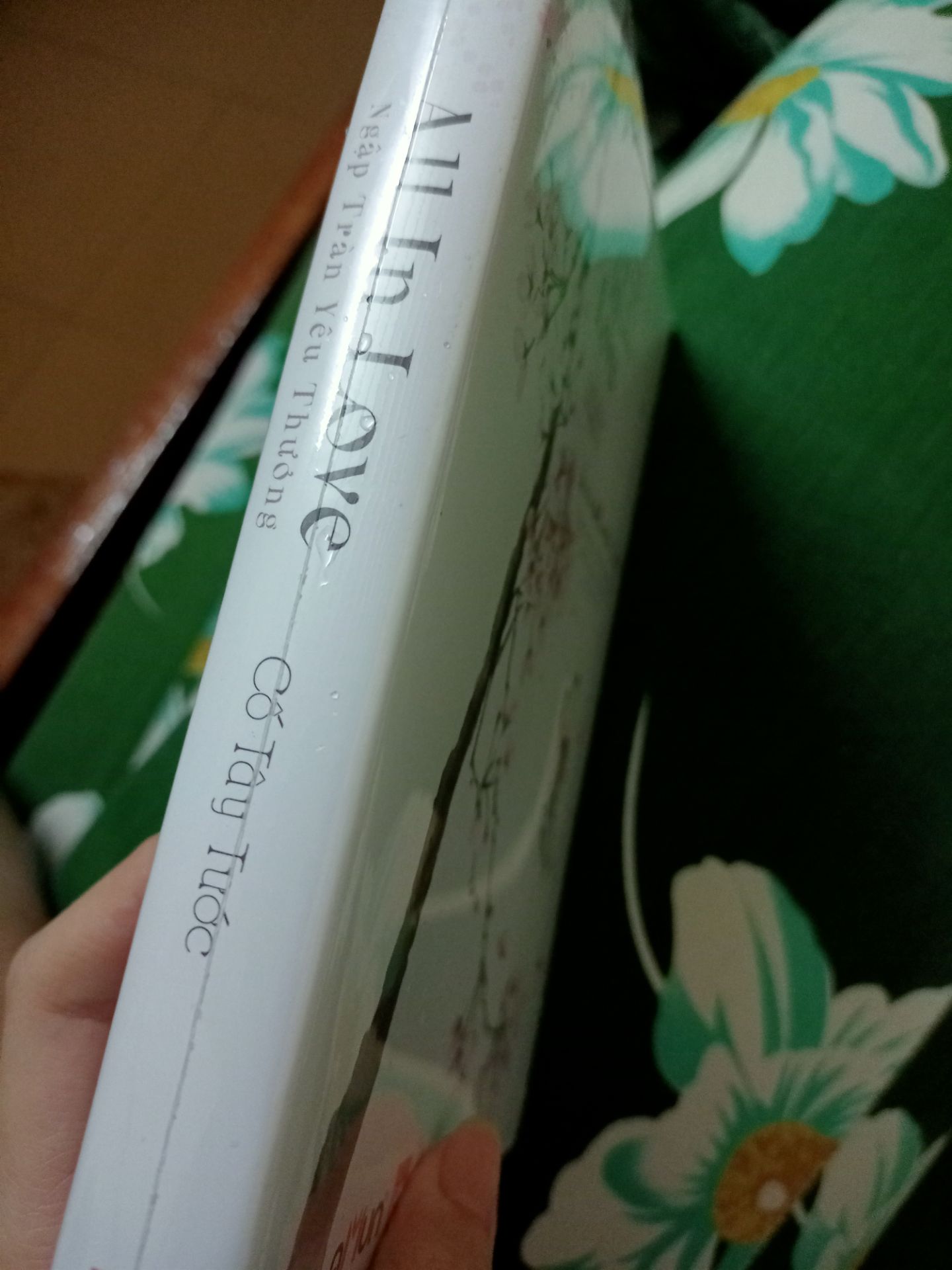 sách rất đẹp, về cực nhanh luôn, vùa đặt sáng hôm qua chiều ngày mai để về tới, có bìa bao bọc rất cẩn thận, nói chung là tốt, mua sách của Tiki nhiều lần nhưng chưa lần nào có ý kiến  không về chất lượng sách và thời gian giao hàng cả