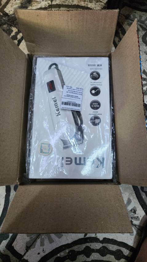 Quá ồn, kêu như lỏng ốc hay do phần gá không chắc chắn, chạy được một lúc thì phần lưỡi cắt nóng ran..