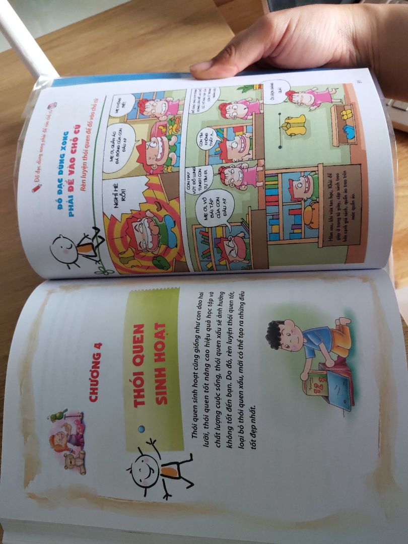 Chất lượng từ bìa vào trong là đẹp, nội dung rất hữu ích, tớ sẵn sàng kiếm xiền để mua cả bộ sách kiểu vầy để đỡ tốn năng lượng tiêu cực khi dạy con, chịu khó đọc cho con nghe bằng giọng của mẹ bé sẽ vừa tiếp thu vừa ấn tượng mà cũng vừa gắn bó với mẹ thêm.