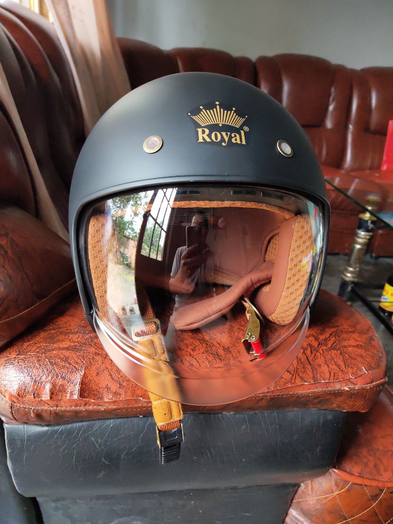 sản phẩm chất lượng tốt. rất đáng với số tiền bỏ ra. gia công chưa đc tỉ mỉ lắm. nhưng về tổng thể là đc. lớp vải may bên trong đẹp. khoá gài mũ tốt. tiki giao hàng nhanh và đóng gói sp chất lượng.