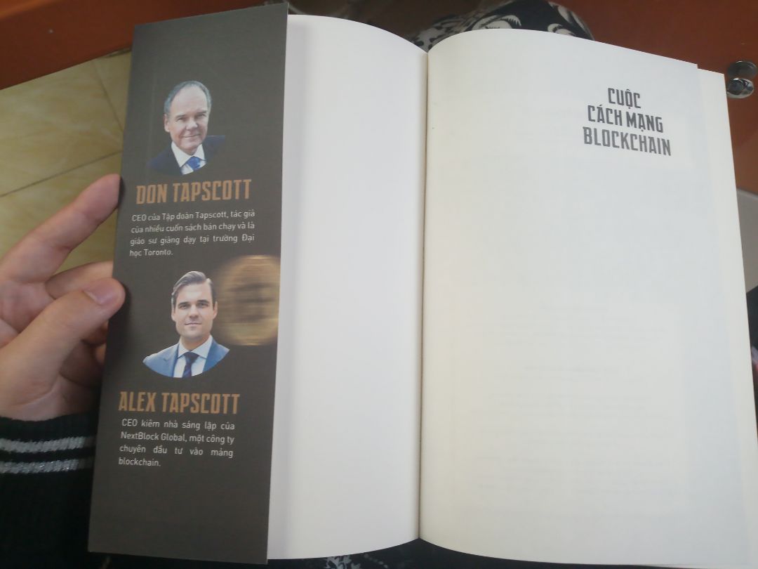 Tiki đóng gói rất ổn. Gáy sách hơi lỗi một chút nhưng không ảnh hưởng gì. Giao hàng nhanh.