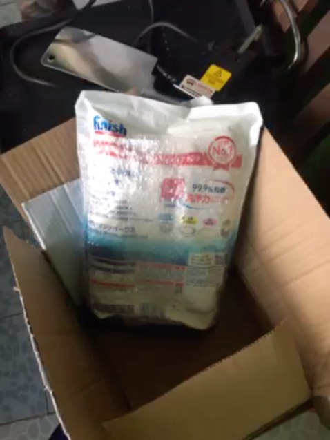 Rõ ràng đăng bán sản phẩm là 2 can bột rửa chén(2,5kg*2=5kg) mà giờ giao là 1 túi 2,2kg
Vậy là lừa đảo rồi còn gì
Tôi đề nghị trả hàng, hoàn tiền
Kiểu bán vậy lừa khách hàng , quá bực mình