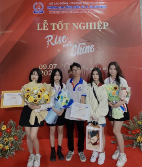 Mang thoải mái, thoáng mát, dễ giặt, nhẹ nhưng mà dễ bun chỉ ra quá. Nhưng sản phẩm rẻ thì ko đòi gì hơn Mang thoải mái, thoáng mát, dễ giặt, nhẹ nhưng mà dễ bun chỉ ra quá. Nhưng sản phẩm rẻ thì ko đòi gì hơn