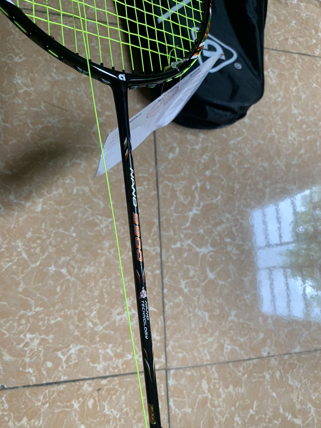 Đóng gói rất chắc chắn, ship hàng nhanh. Vợt cầm rất nhẹ. Độ bền thì phải dùng mới *** được.