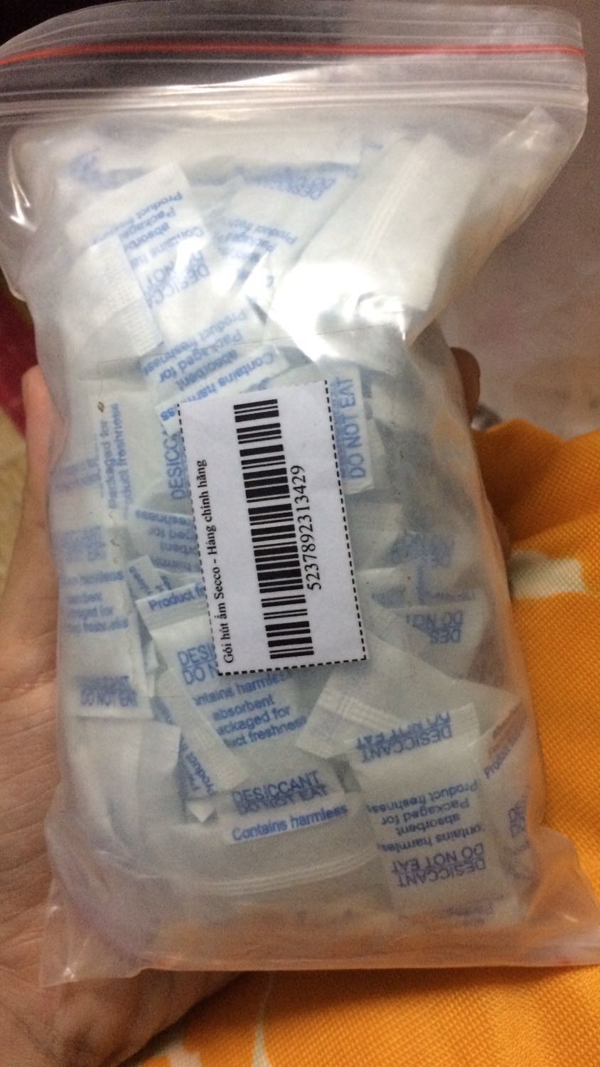 Giao hàng nhanh. Đóng gói chắc chắn. Mình mua về bỏ truyện đỡ ẩm mốc.