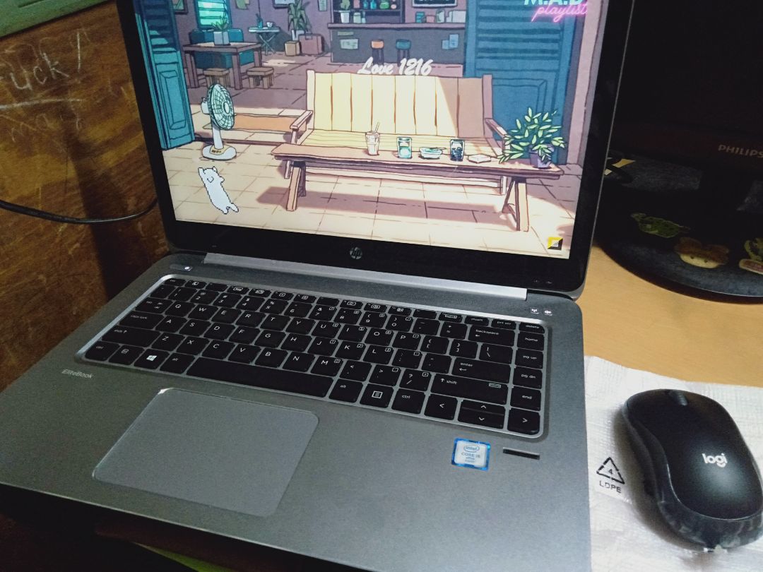 Giao nhanh hơn dự kiến gần 1 tháng 😂 hàng chính hãng có đủ giấy bảo hành, chuột nhạy cực, vừa cắm đầu đọc vào lap là chạy ngon ơ luôn, gói kỹ mà khui muốn đổ mồ hôi, hàng giống hình, shipper thân thiện kiên nhẫn, so good cực kỳ hài lòng... giờ chỉ đợi mấy đơn còn lại đặt tiki từ đầu tháng 8 tới đầu tháng 10 chưa thấy giao thôi 😅