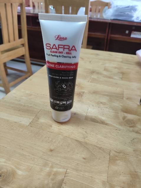 Loại mới này tôi mới dùng, sản phẩm tẩy da chết rất tốt nhưng không làm khô và rát da