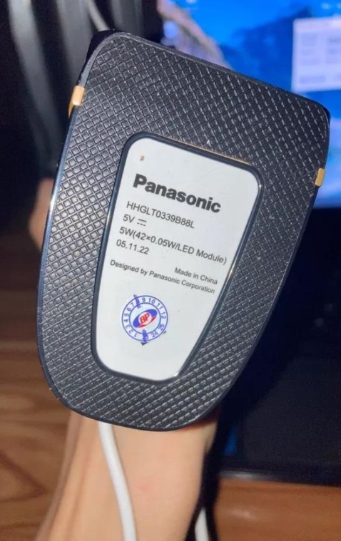 đèn sang xịn mịn, có tem và phiếu bảo hành, nhiều chế độ sáng và tăng giảm độ sáng. pin sạc tiện lợi, mình cất vào balo vẫn rất gọn nhẹ. m.n nên ủng hộ nhé