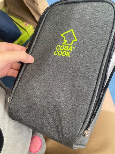 Hàng mẫu mã đẹp. Hơi mỏng. Có một hộp bị mẻ nhưng shop gửi lại hộp khác và phải chịu phí ship