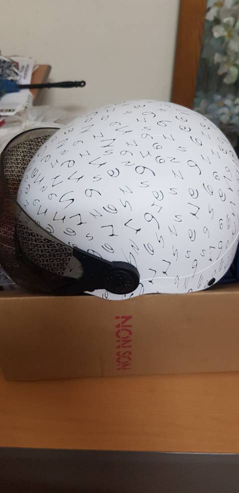 Đẹp ,nhẹ, xinh xắn hơn tưởng tượng, ,chắc chắn từng chi tiết, mẫu mã trang nhã,không chê vào đâu được, đóng gói cẩn thận hơn mong đợi 💕!