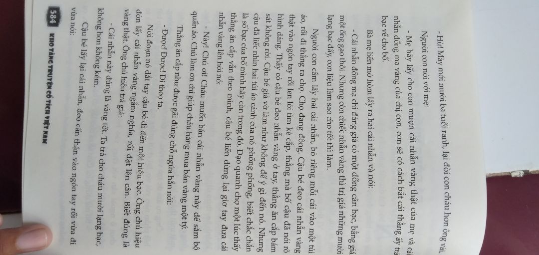 rất dày, rất nhiều truyện, vô cùng thích,