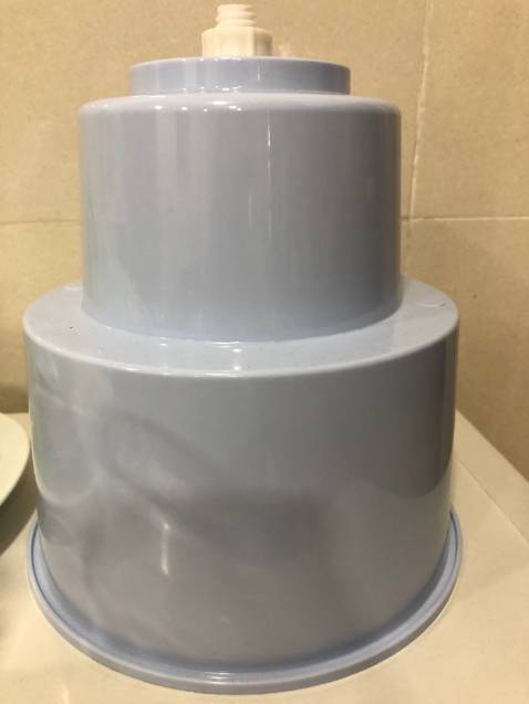 Tôi rất thích sản phẩm bình lọc này vì kiểu dáng và dễ vệ sinh. Có điều, đế bình hơi mong manh, lõi lọc hư quá nhanh. Tôi dự định mua thêm 1 cái mà giờ đang không biết làm sao vì chưa gì lõi lọc đã hư, mua cái mới thì gần 1/3 giá  cái bình. Khổ thiệt, ngay đầu năm đầu tháng.