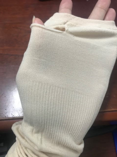 Sản phẩm không giống mô tả, vải mỏng , vải vớ, không phải vải thường , không chống nắng được