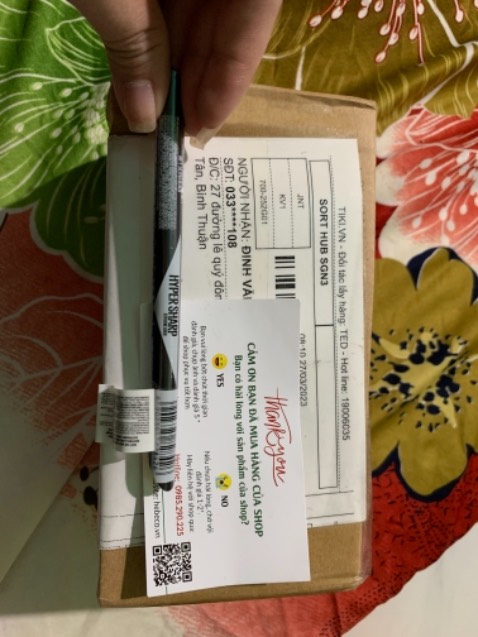 Mua mấy lần rồi đều giao hàng không đúng mẫu , buôn bán như cái lol què người ta vậy ?