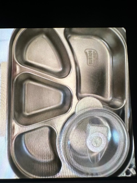 Mua 4 ngăn sao giao hộp 5 ngăn vậy?