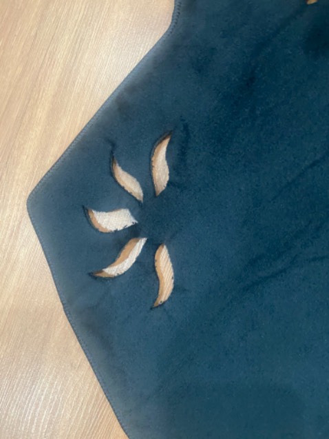 Nhẹ, mỏng, vết cắt ko gọn, ko đẹp