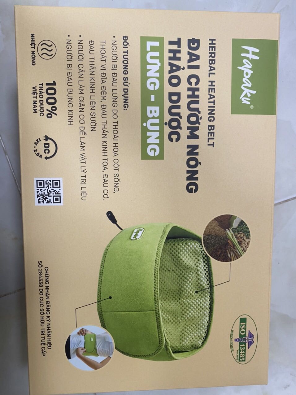 Mùi thảo dược rất thơm, mở ra là thơm khắp phòng. Chườm nóng có thể điều chỉnh được nhiệt độ, cảm giác rất thư giãn. Túm lại là rất phê nha