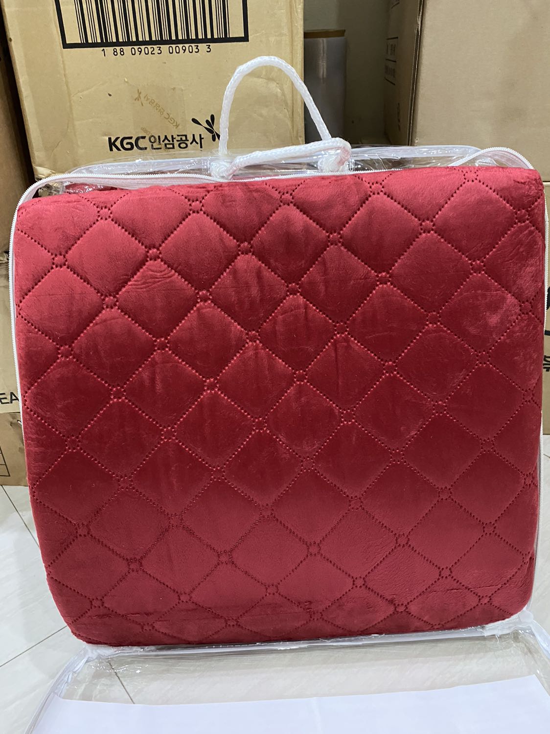 Đệm điện rất ấm, chất nhung mịn đẹp, sản phẩm tuyệt vời, chuẩn hàng hàn quốc. Thanks shop rất nhiều, chúc shop ngày càng đắt hàng.